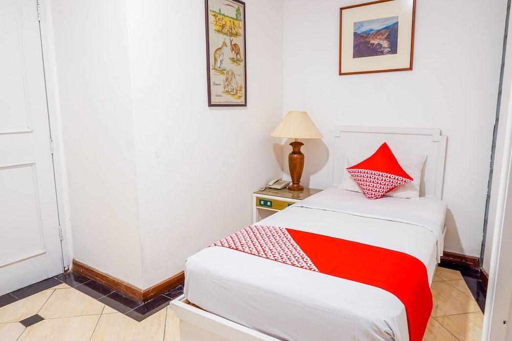 Hotel Utari Dago Бандунг Экстерьер фото