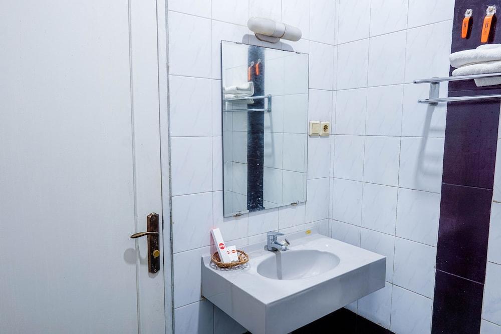 Hotel Utari Dago Бандунг Экстерьер фото