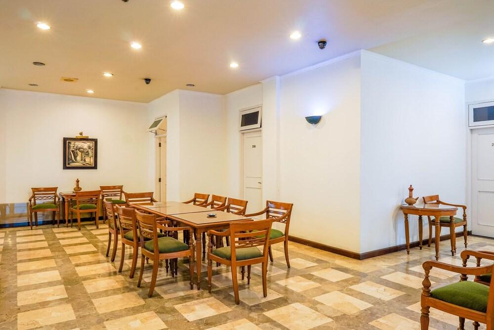 Hotel Utari Dago Бандунг Экстерьер фото