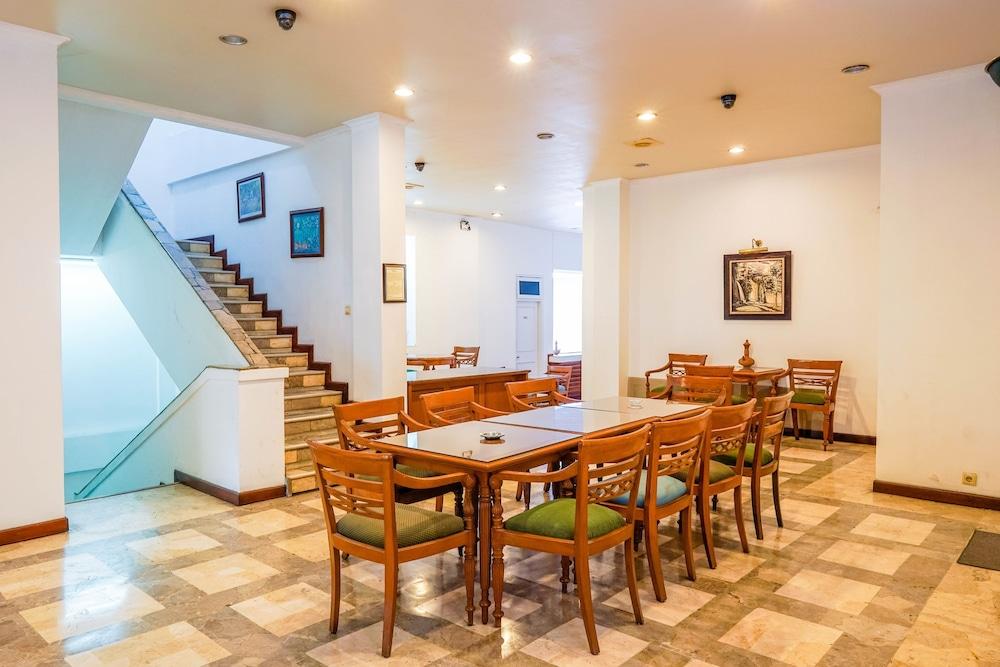 Hotel Utari Dago Бандунг Экстерьер фото