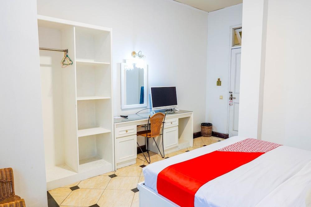 Hotel Utari Dago Бандунг Экстерьер фото