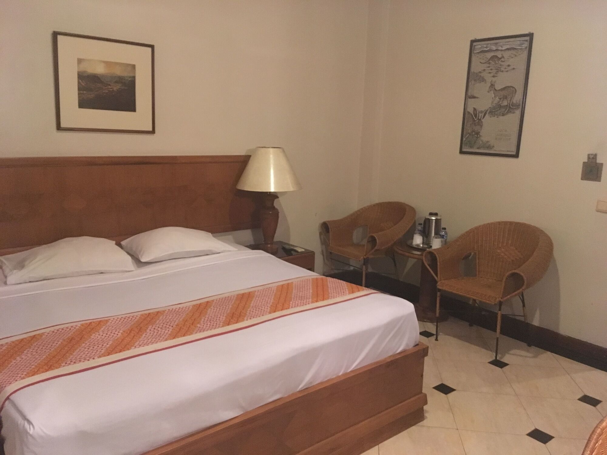 Hotel Utari Dago Бандунг Экстерьер фото